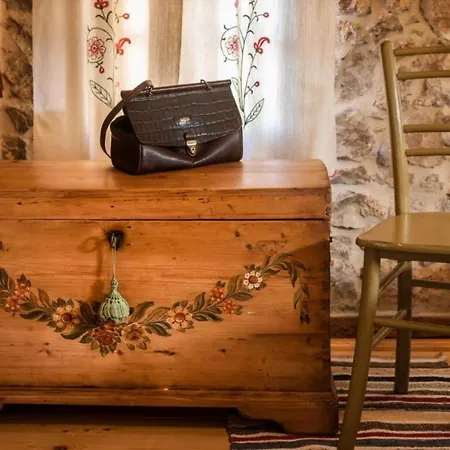 Сasa de vacaciones Traditional House Kal With Whirlpool Semic