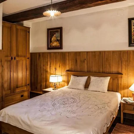 Traditional House Kal With Whirlpool Semic